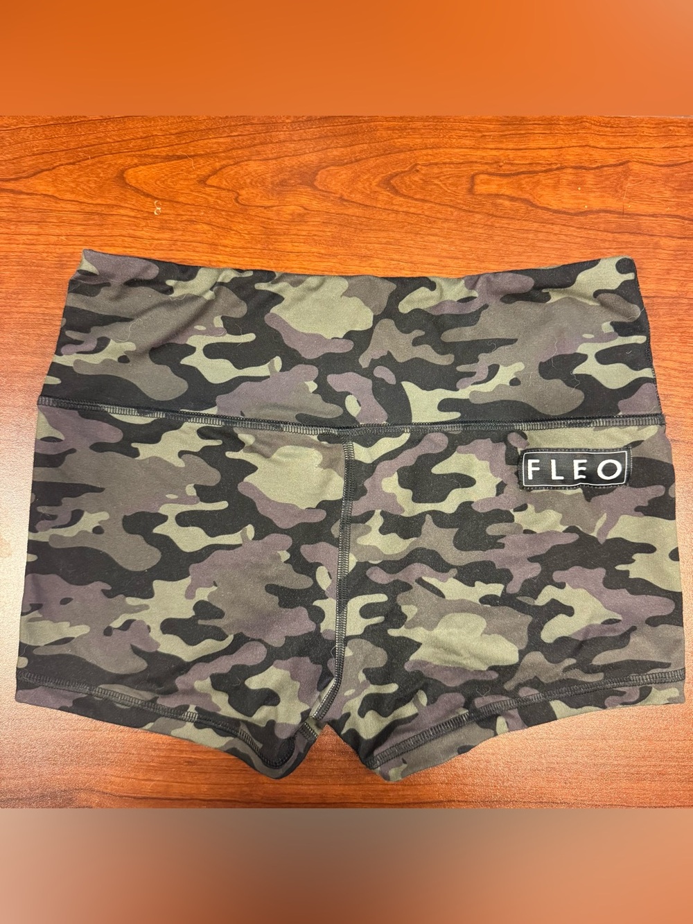 Fleo shorts medium